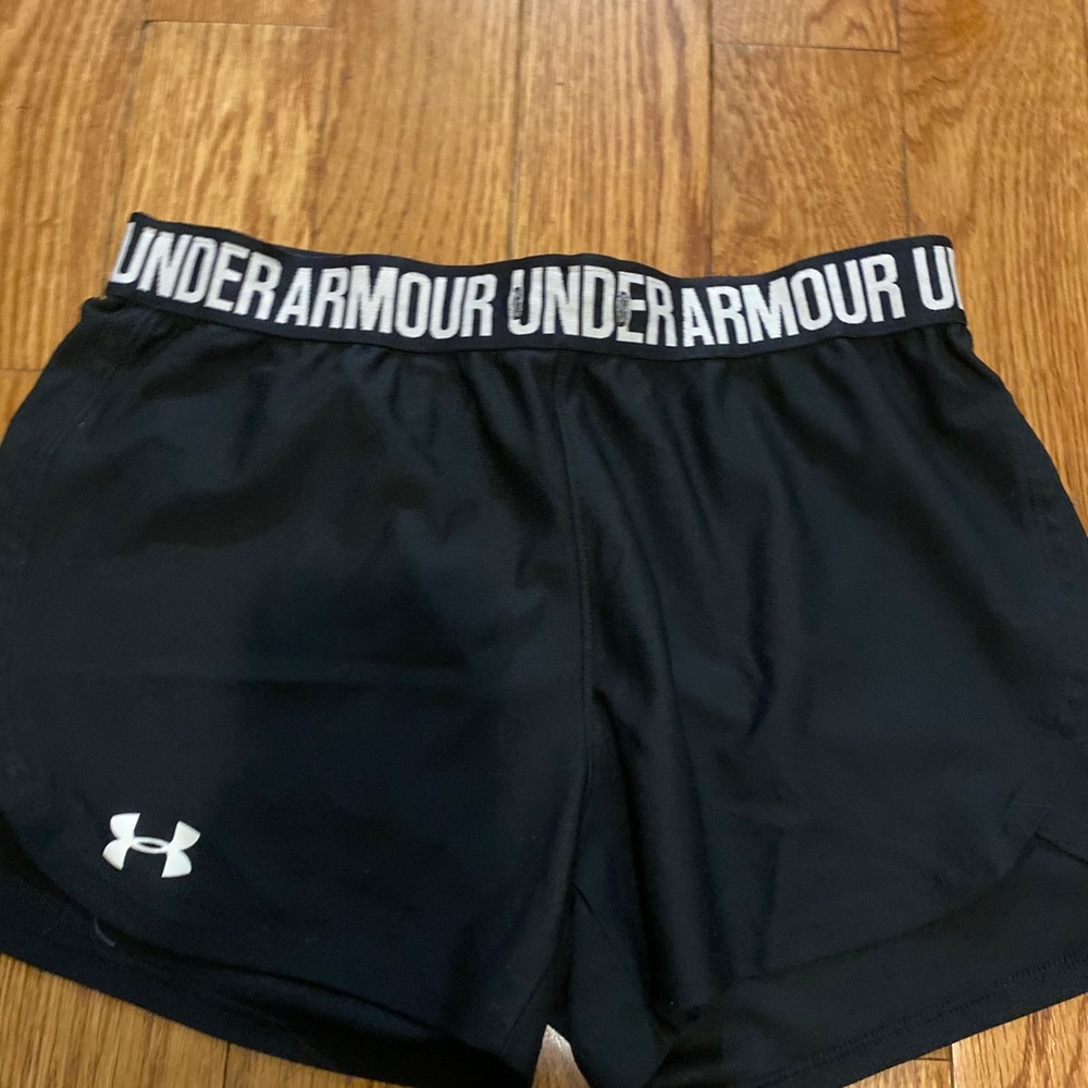 Black Under Armour shorts